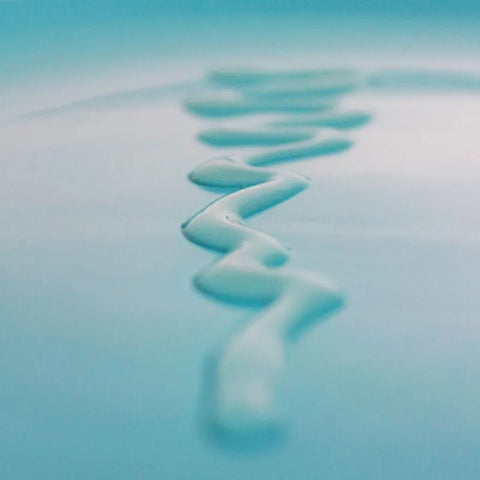 OMUM - Erfrischendes und feuchtigkeitsspendendes Gel für müde Beine - Belebt Ihre Energie! 💧✨