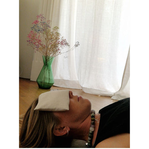 Coussin pour les yeux en lin avec lavande et pierres précieuses sauge