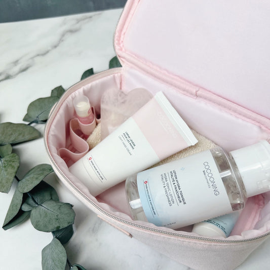 Trousse rose de toilette allongée