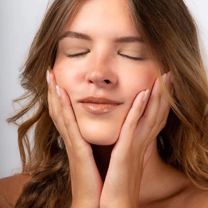 Glänzender Lippenstift Nude Mokka BIO - 3.5g - Charlotte Bio