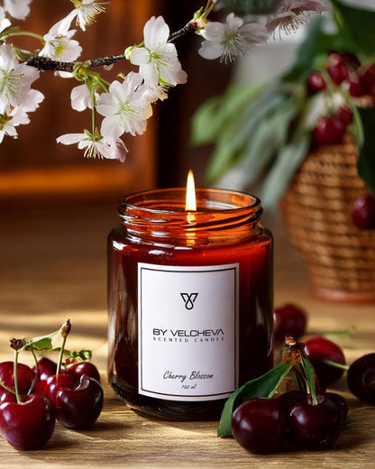 BY VELCHEVA Duftkerze Cherry Blossom – 160 ml, Kirsche, Rose & Vanille