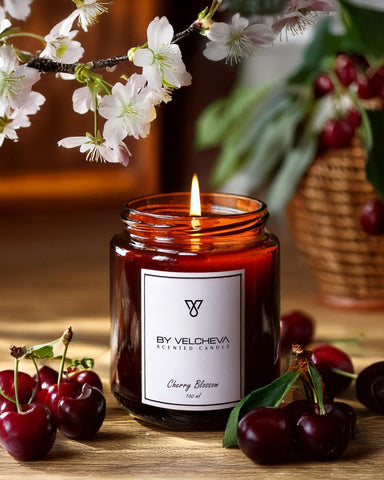 BY VELCHEVA Duftkerze Cherry Blossom – 160 ml, Kirsche, Rose & Vanille