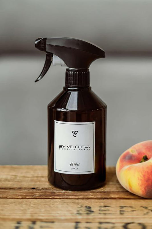 By Velcheva Spray Tessile Bellini – 500 ml, Pesca, Rum & Vaniglia