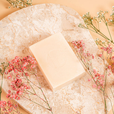 Ensemble de Soins de la Peau Entièrement Naturels : Sérum Visage, Savon Beauté, Savon Intime