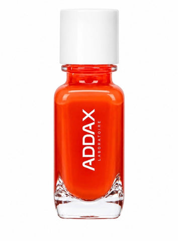 ATMUNGSAKTIVER NAGELLACK 03 Hibiskus
Empfohlen zwischen zwei Anwendungen von semi-permanentem Nagellack
oder Gel-Anwendungen und nach einer antimykotischen Nagelbehandlung